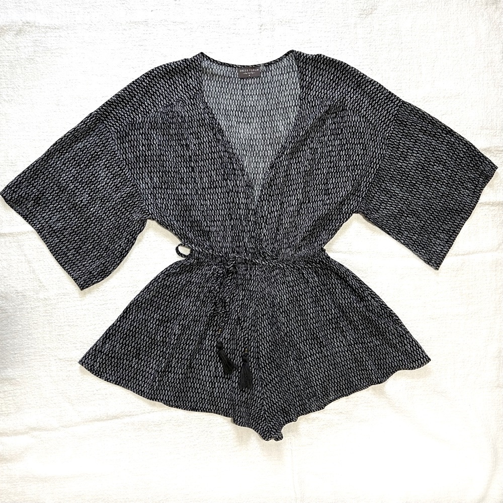 Dress Forum Black and Ivory Kimono Sleeve Romper - Women's Medium